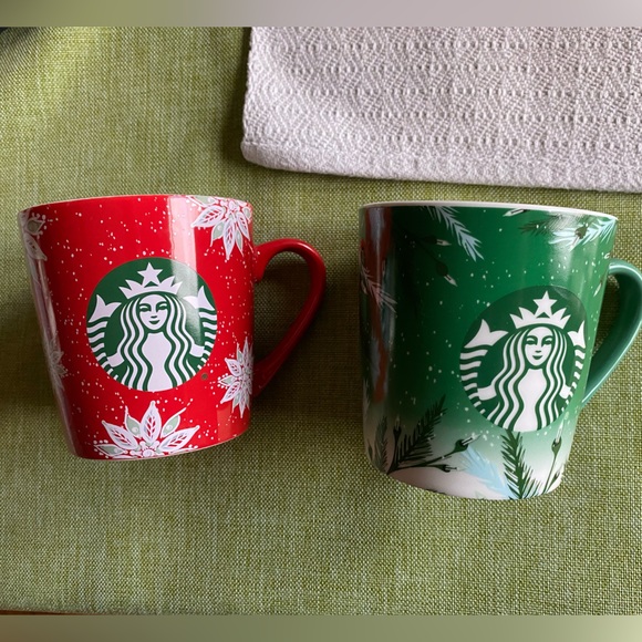 Starbucks Christmas Mug Bundle 2020 - Picture 2 of 6
